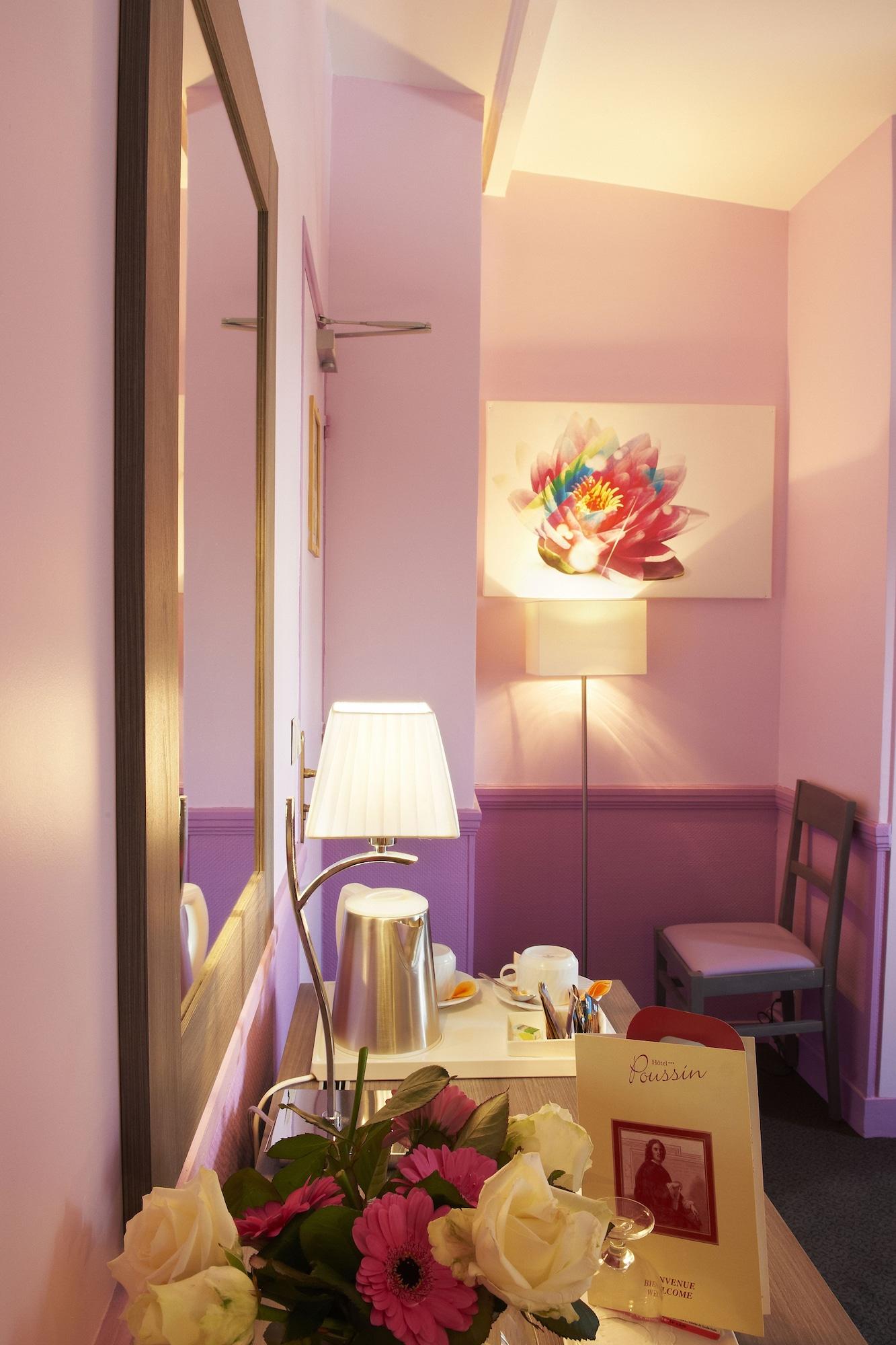 Hotel Poussin Paris Bagian luar foto