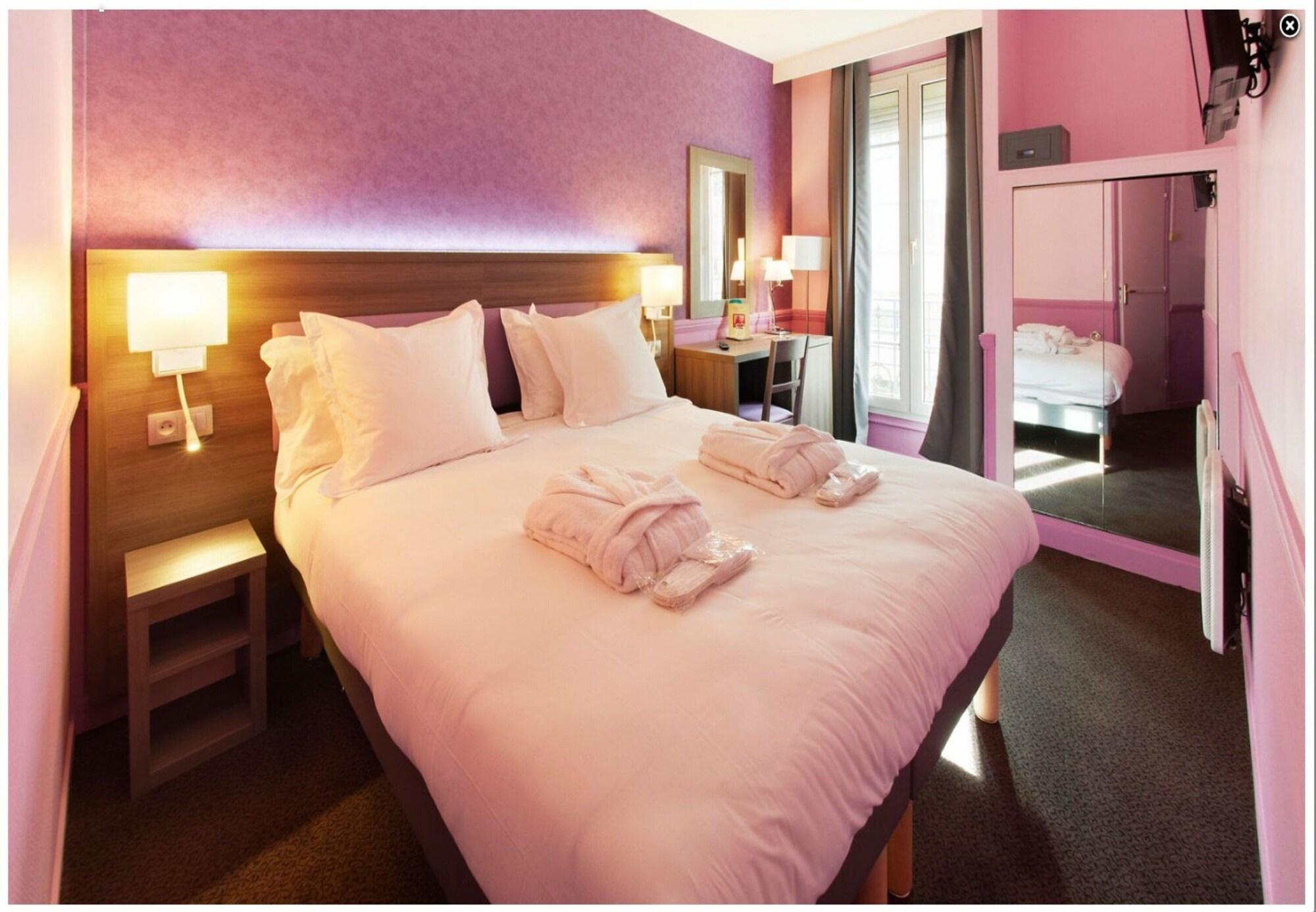 Hotel Poussin Paris Bagian luar foto