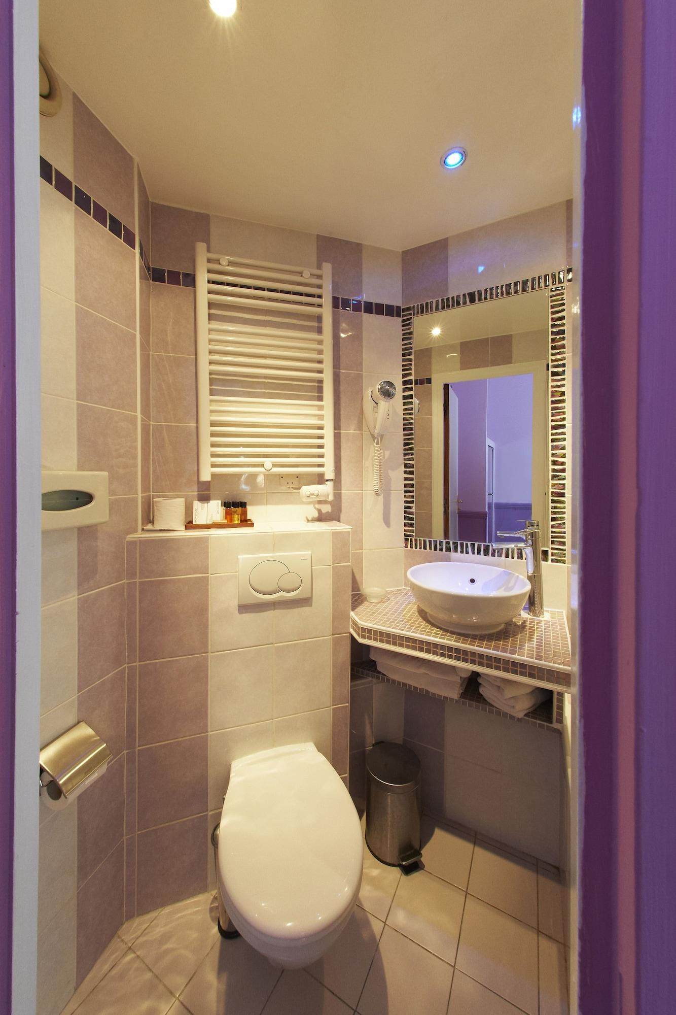 Hotel Poussin Paris Bagian luar foto