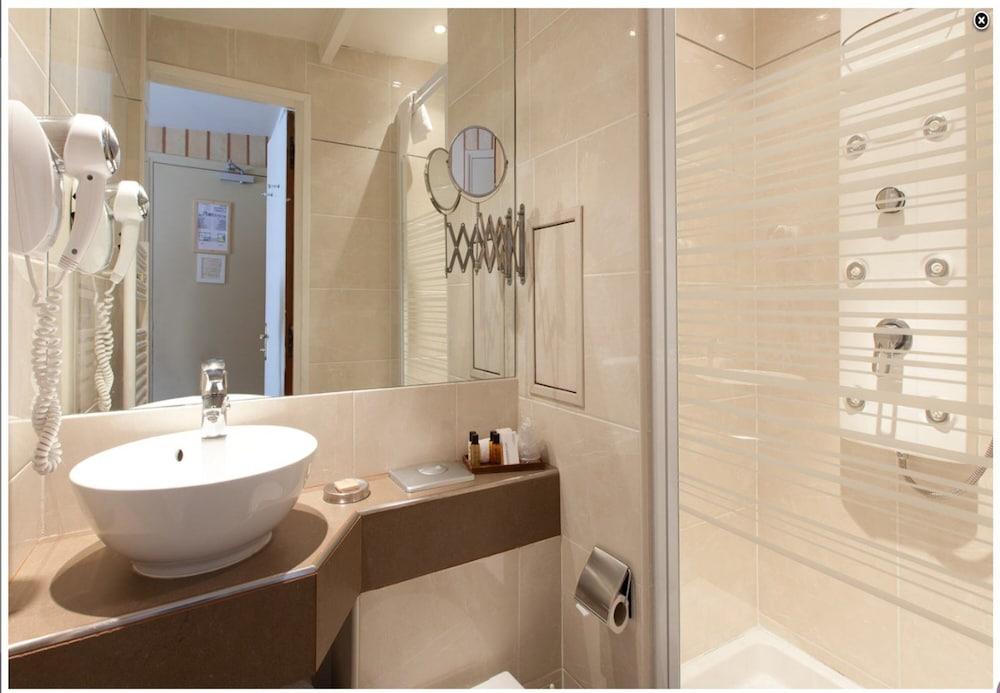 Hotel Poussin Paris Bagian luar foto