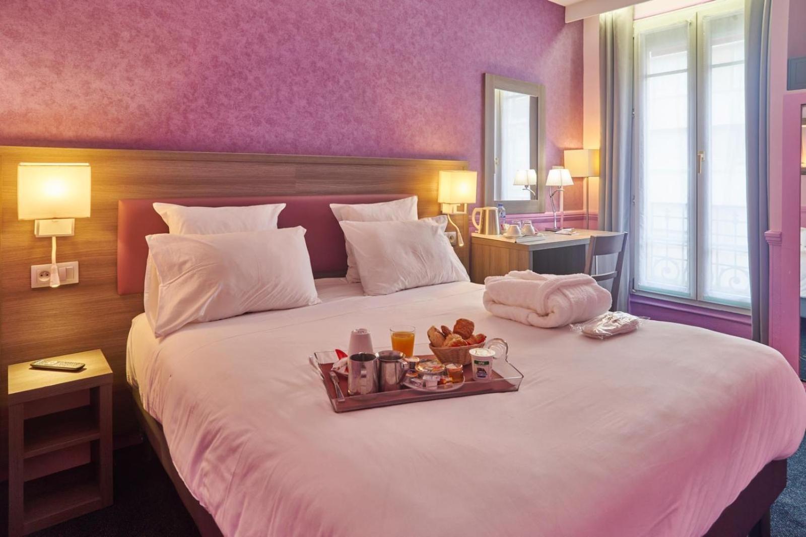Hotel Poussin Paris Bagian luar foto