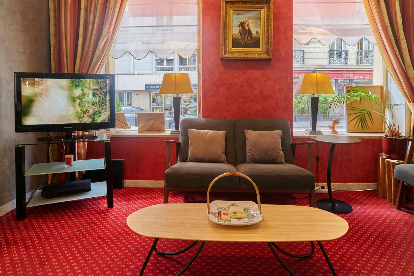 Hotel Poussin Paris Bagian luar foto