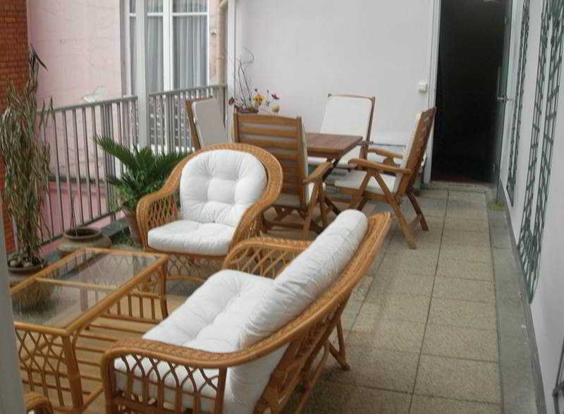Hotel Poussin Paris Bagian luar foto