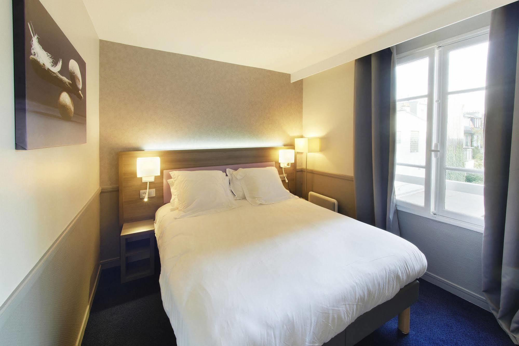Hotel Poussin Paris Bagian luar foto