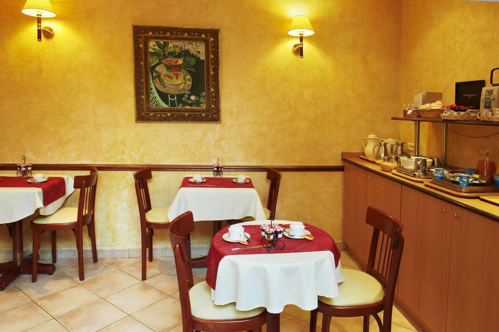 Hotel Poussin Paris Bagian luar foto
